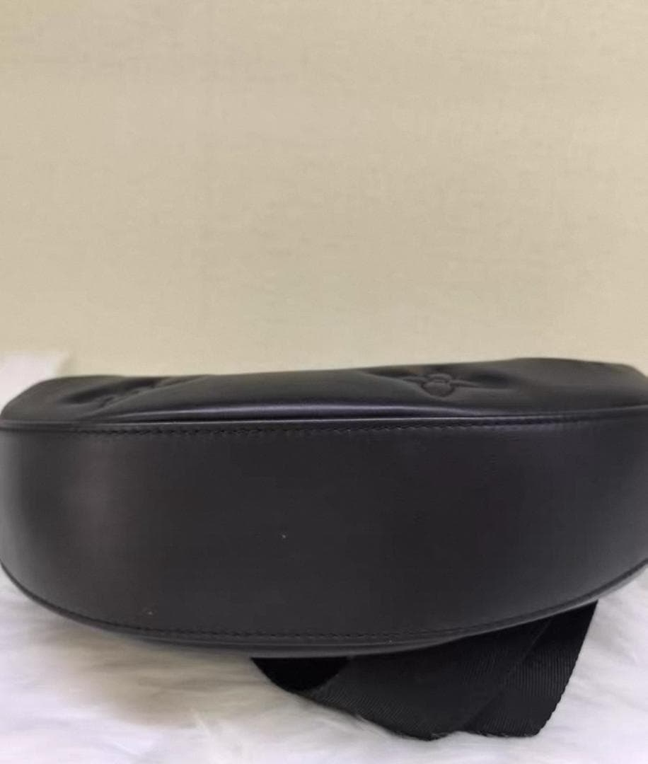 ブラックショルダーバッグ