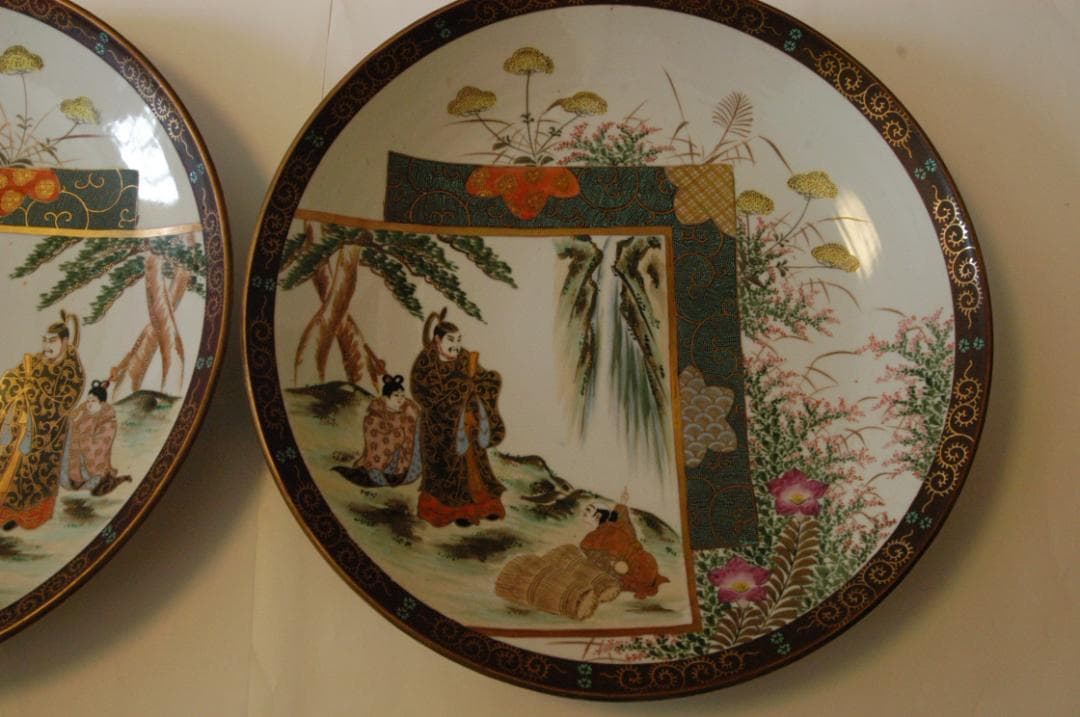 【希骨董品】旧家蔵出 古九谷焼■大皿ペア■「金彩色絵絵変人物図鉢」■径４５ｃｍ♪