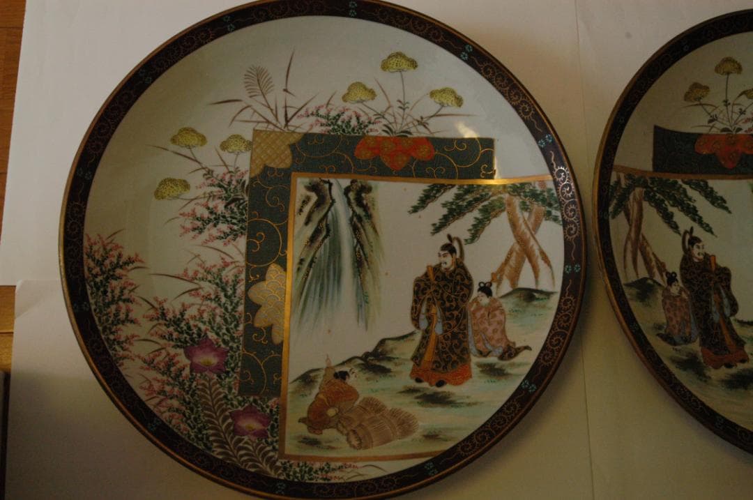 【希骨董品】旧家蔵出 古九谷焼■大皿ペア■「金彩色絵絵変人物図鉢」■径４５ｃｍ♪