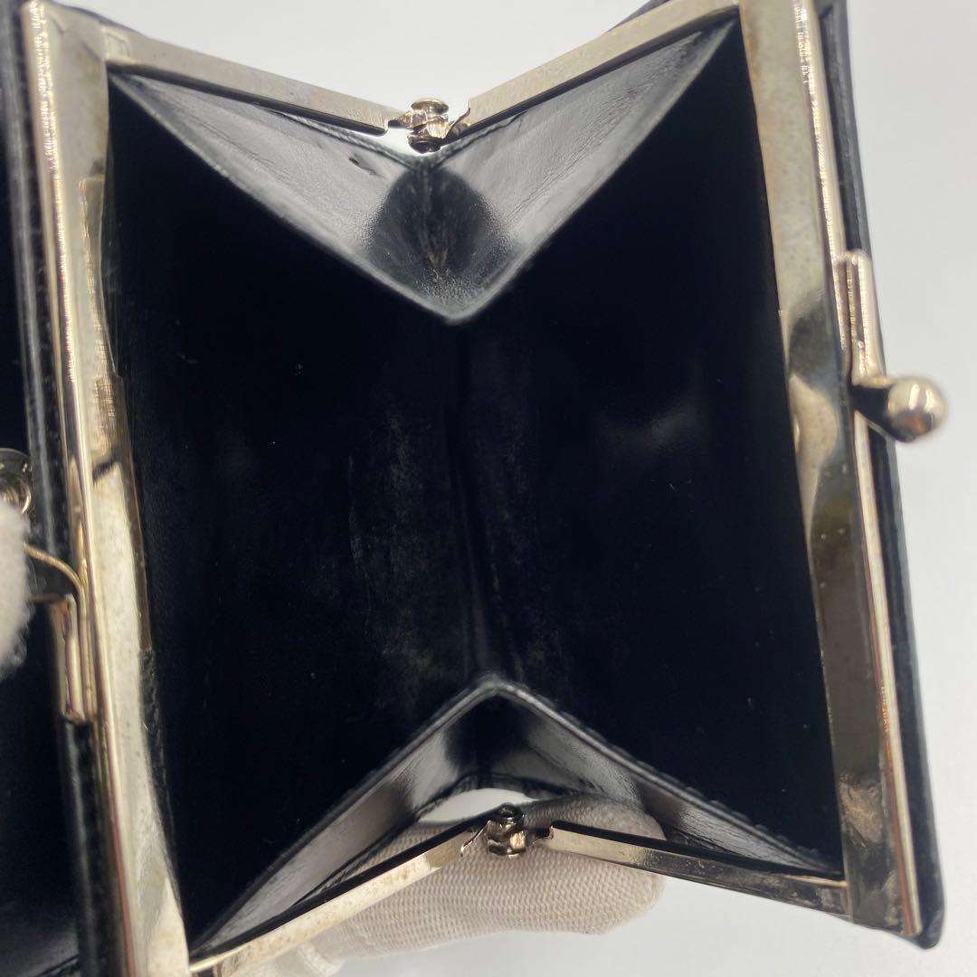 美品　プラダ　PRADA 二つ折り財布　黒　レザー　がま口