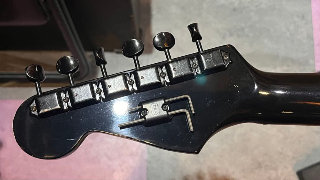 フェルFST-65ネック・アッセン＆ムーン・オーダーボディ・ストラトキャスター