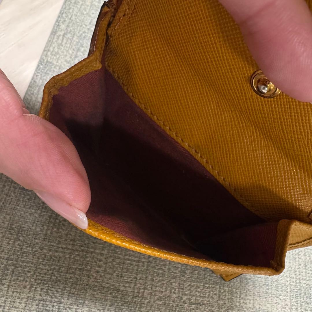 マルニ　二つ折り財布　ホワイト×ライトブルー