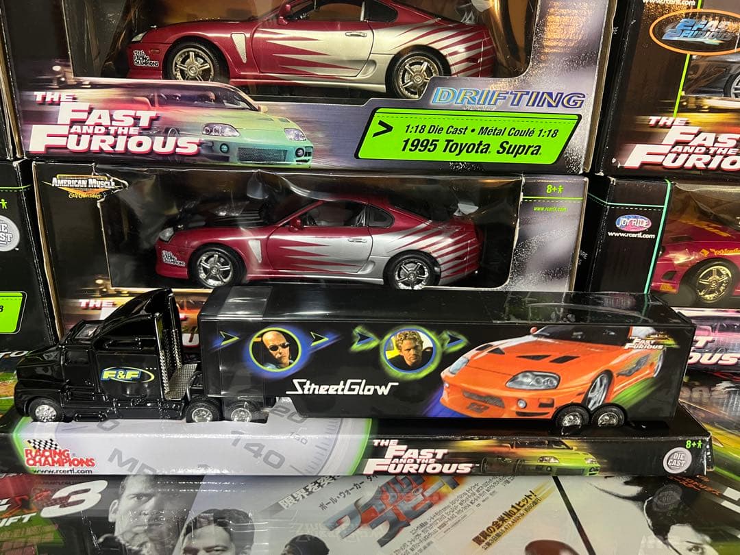 ミニカー FAST&FURIOUS Kenworth Transporter 1/64