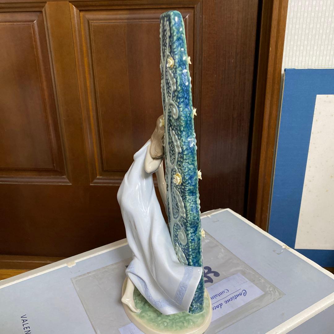 リヤドロ　光の詩8140 リミテッドエディション証明書つき。台座付き