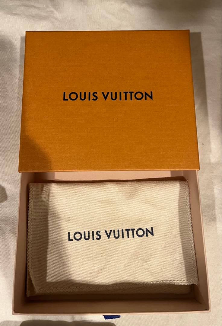 LOUIS VUITTON　財布