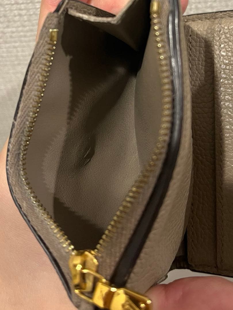 LOUIS VUITTON　財布