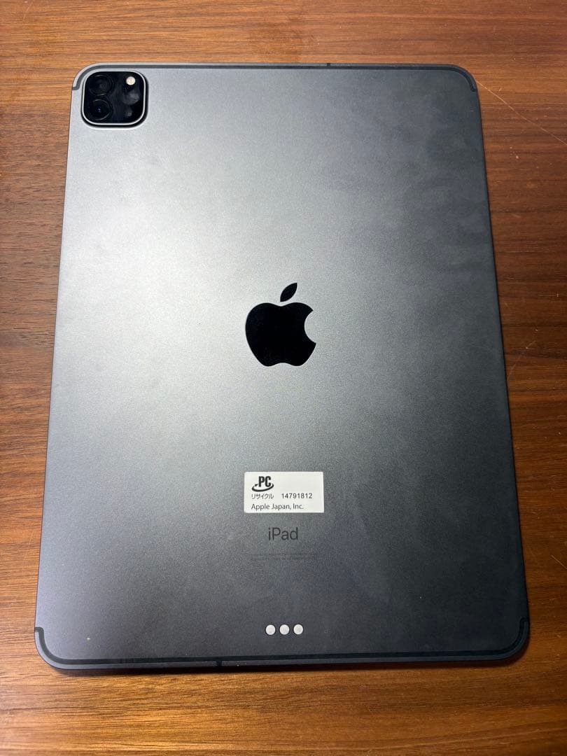V*y様 iPad Pro 第2世代 （11㌅、WiFi＋cellular）付属