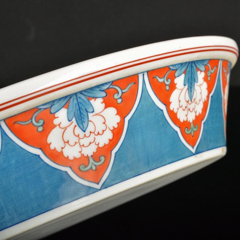 鍋島焼　色鍋島　七代　小笠原藤右衛門作　牡丹文　筒花瓶　共箱　M　R6701B