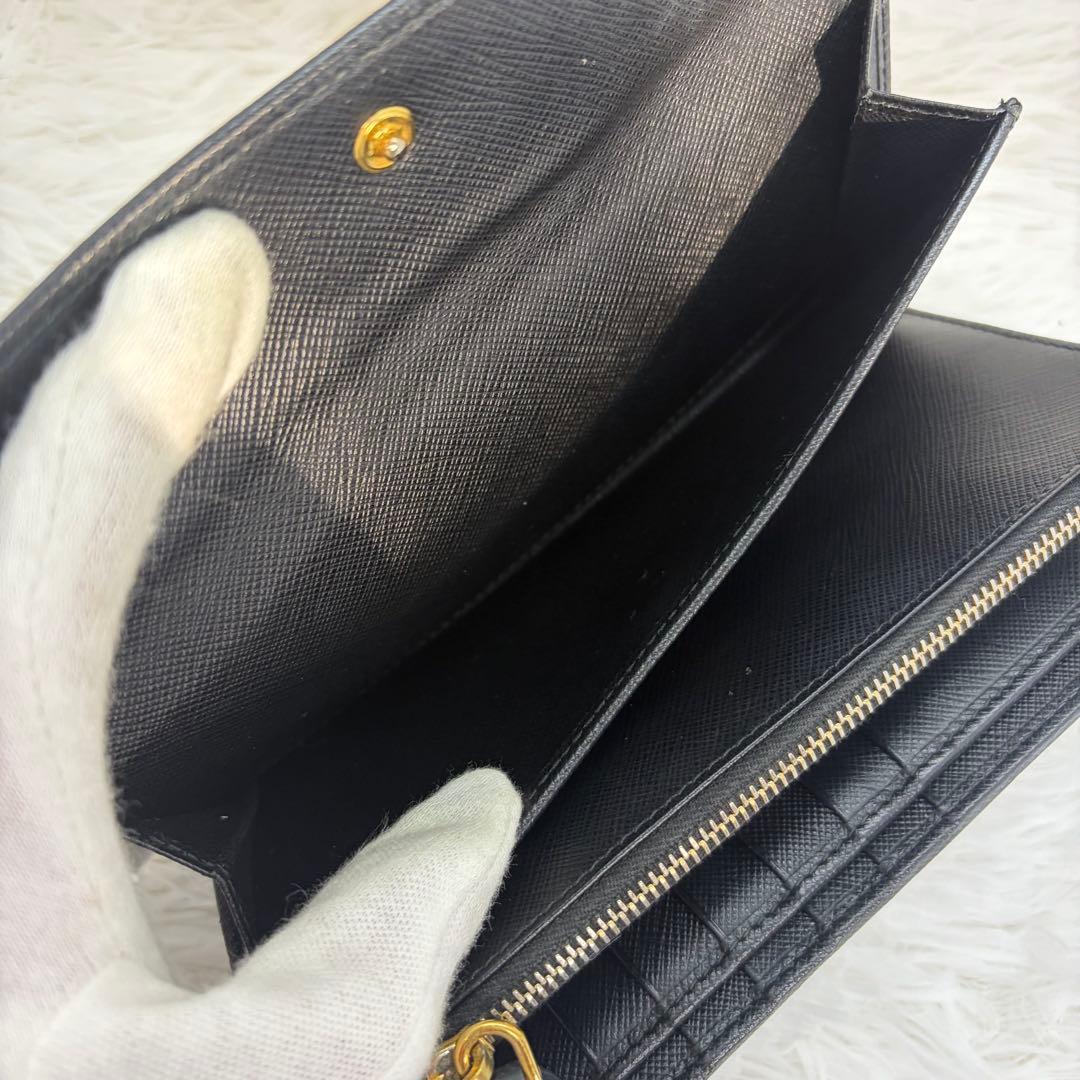 美品✨️プラダ 長財布 折り財布 レザー サフィアーノ ブラック 金ロゴ