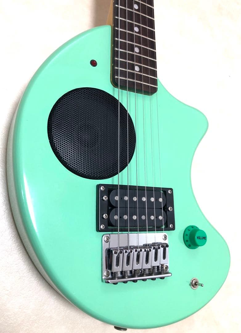 【美品】ZO-3 グリーン アンプ内蔵ミニギター ディストーションSW付 ケース