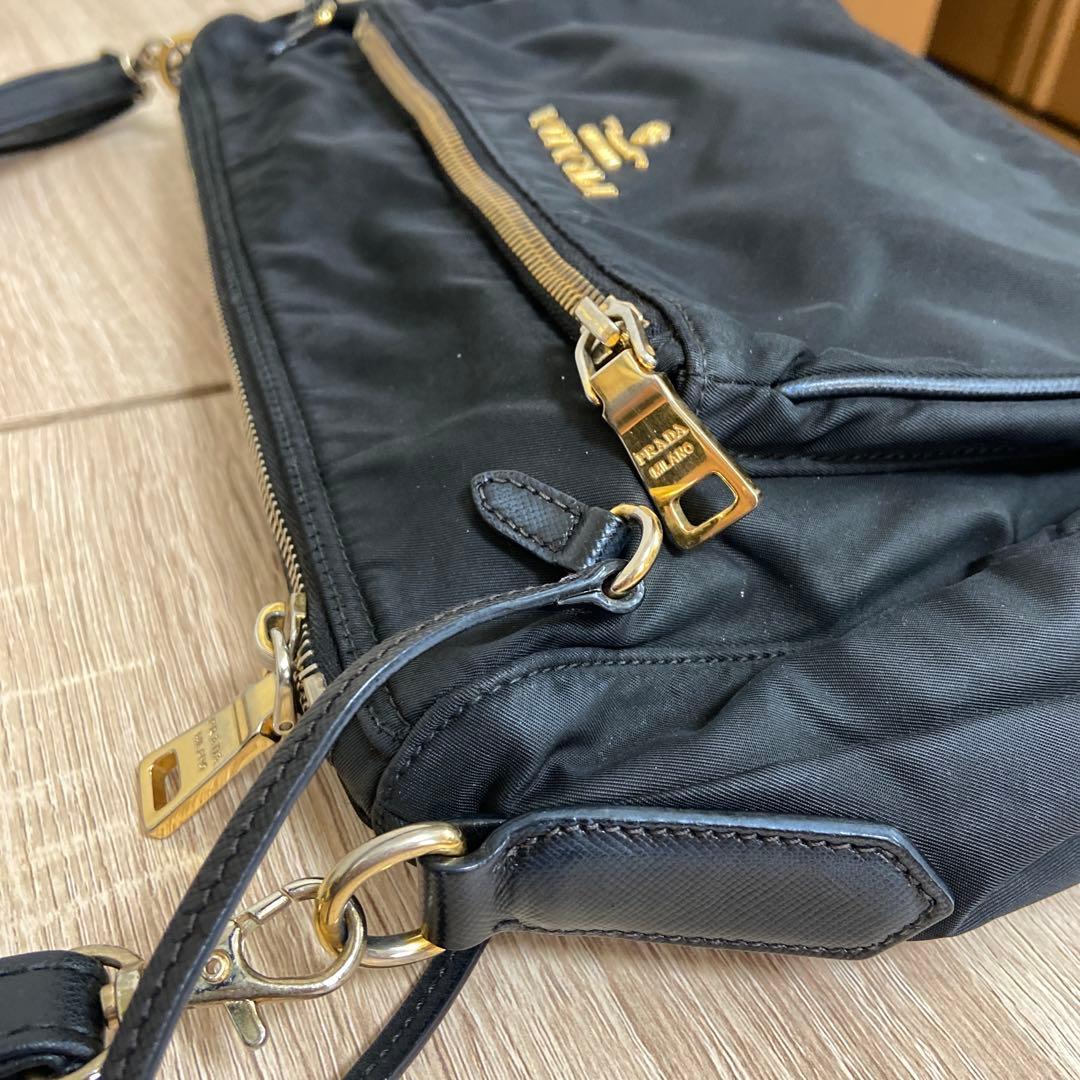 PRADA ブラックショルダーバッグ