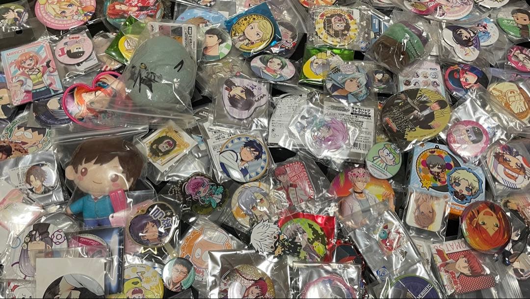 ③アニメグッズ大量セット100点 缶バッジ アクキー