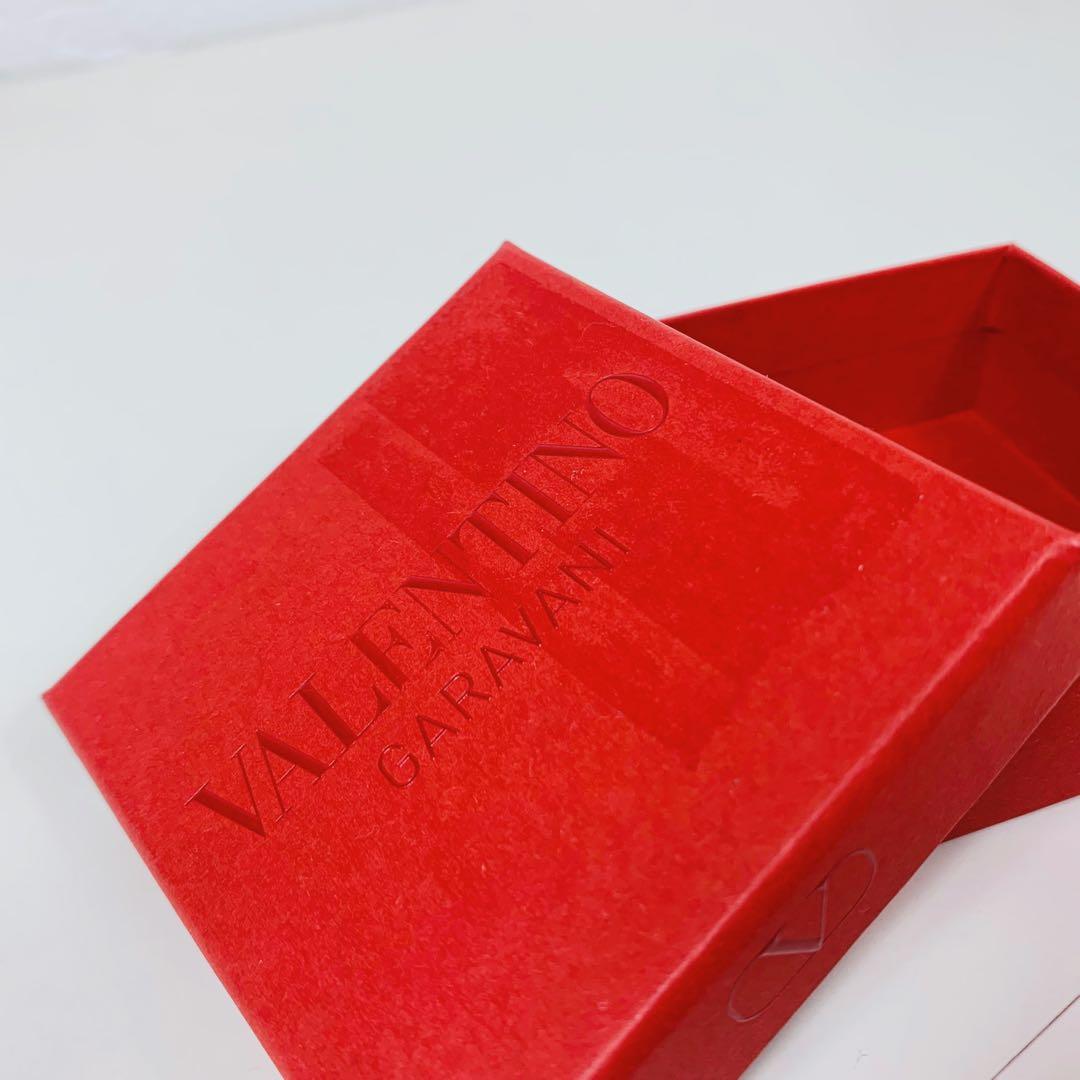 VALENTINO　GARAVANI　Vロゴピアス　ゴールド シグネチャー　箱付