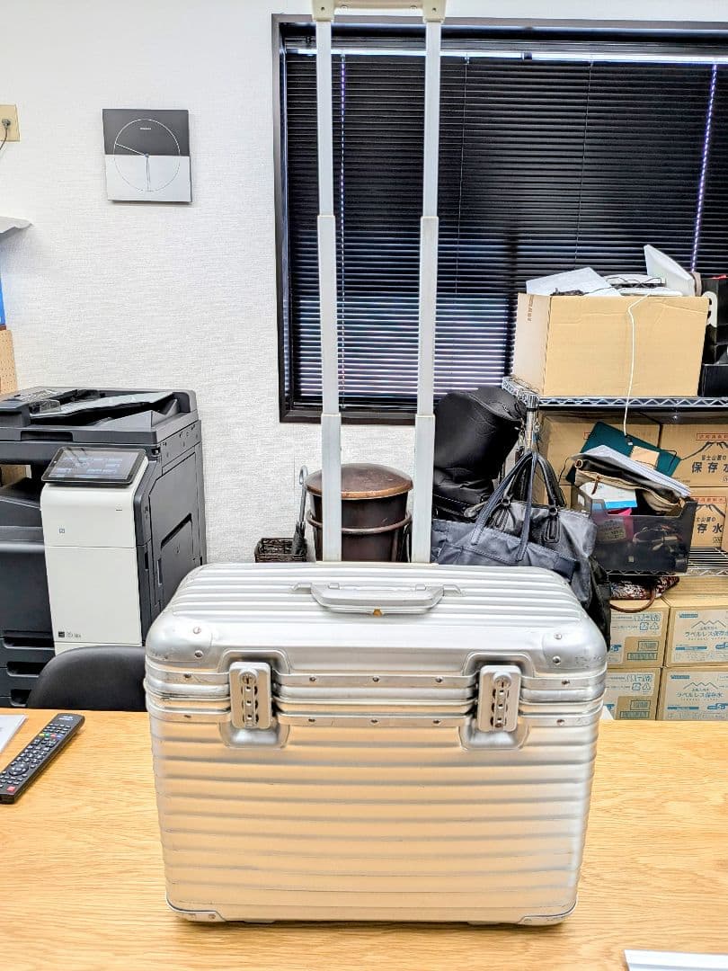 リモワパイロット37Lタスロック