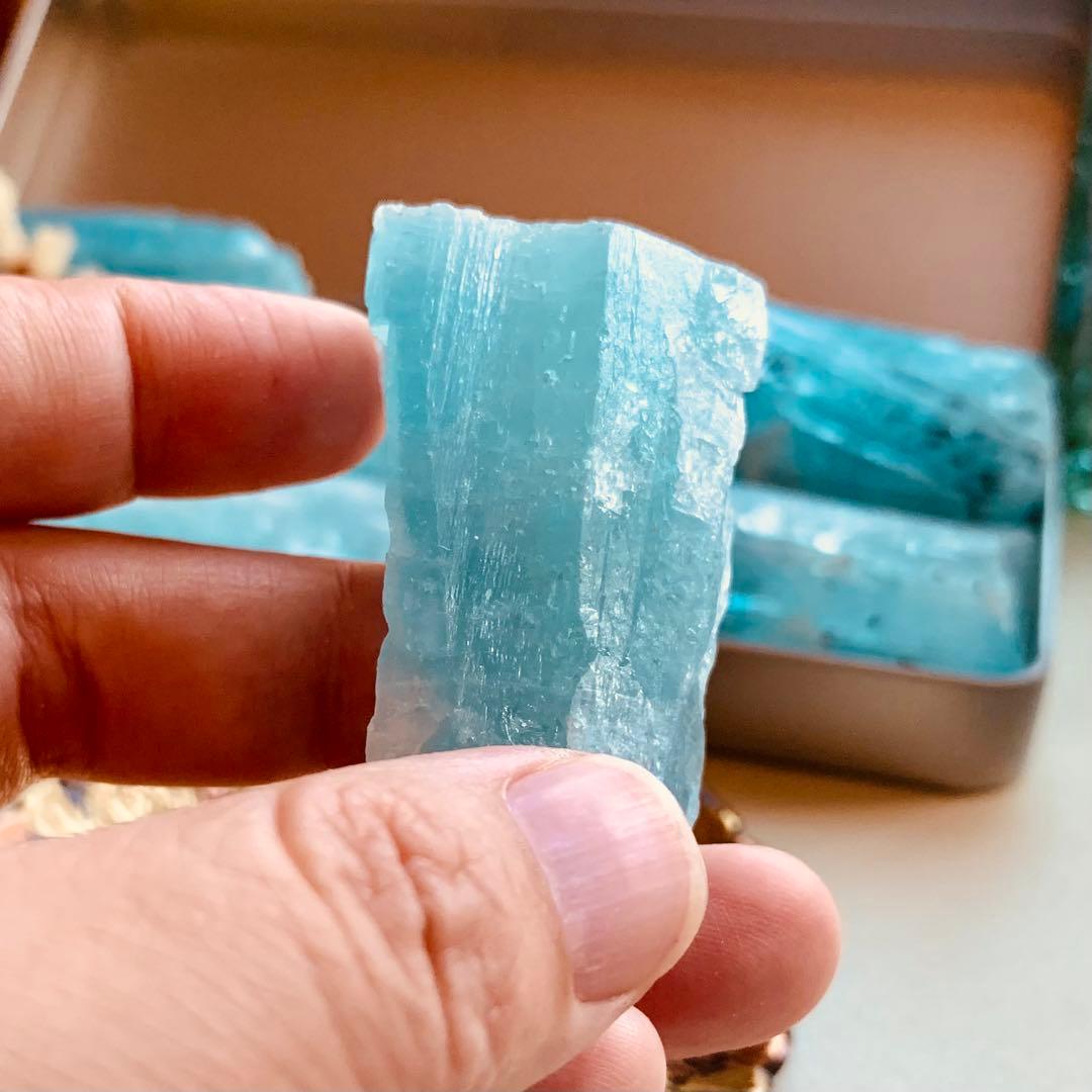 蝕像アクアマリン・バー7原石/巨大結晶/鉱物標本/虹入り