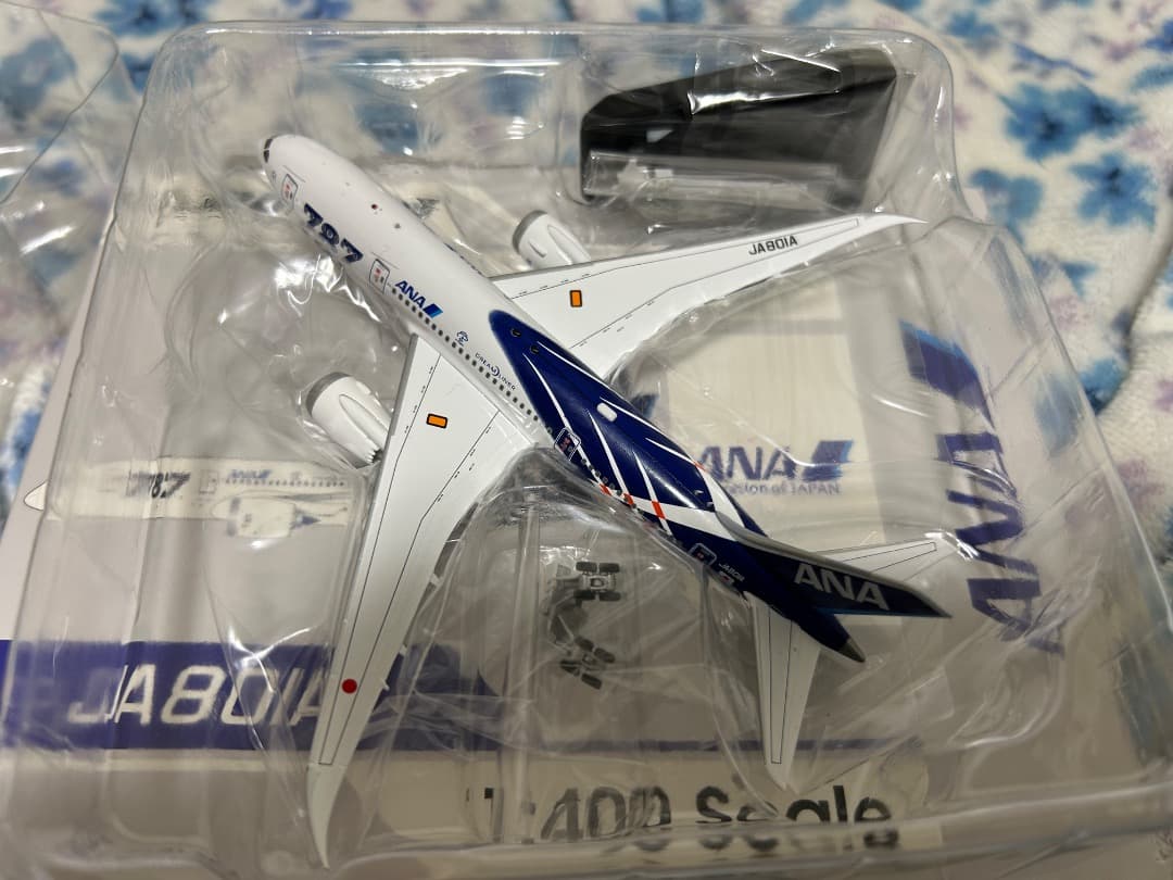 ANA Boeing 787 JA801A 1:400スケール