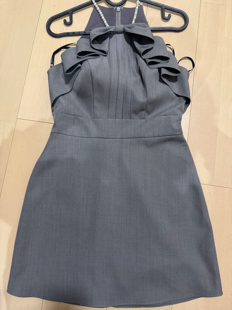 グレー フリル付きストラップレスドレス Sサイズ