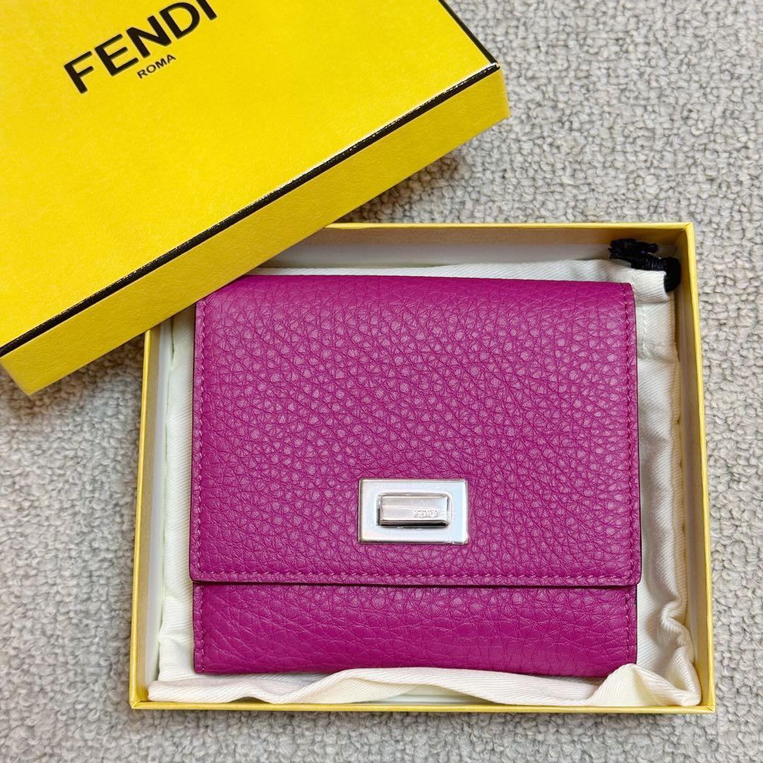 新品未使用✴︎FENDI財布￼