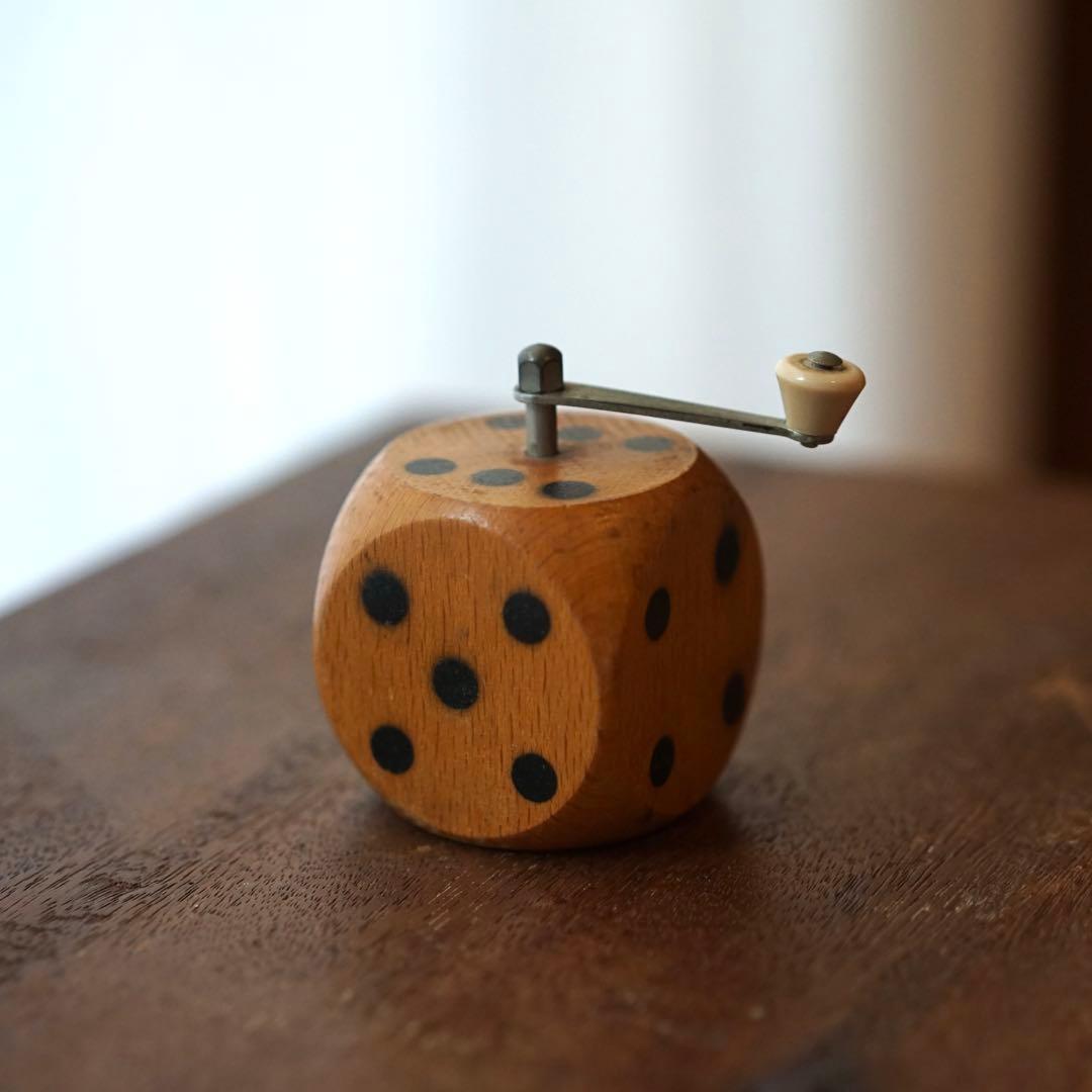 MARLUX社 ペッパーミル 胡椒挽き 木製 サイコロ（フランス）