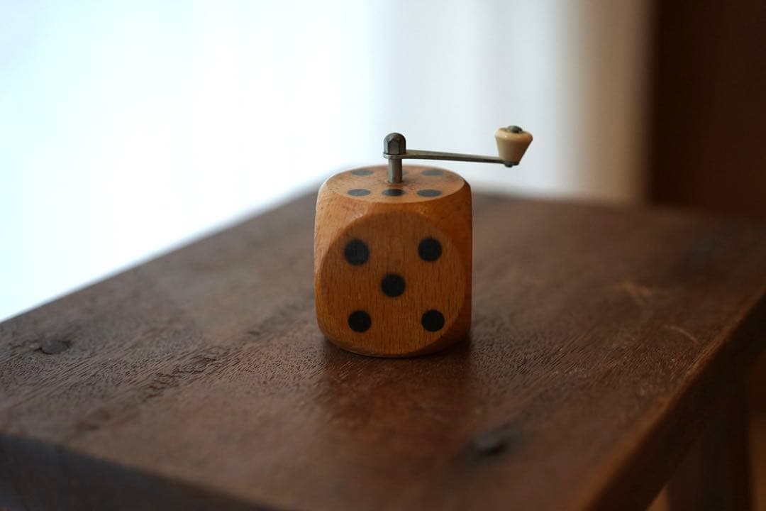 MARLUX社 ペッパーミル 胡椒挽き 木製 サイコロ（フランス）