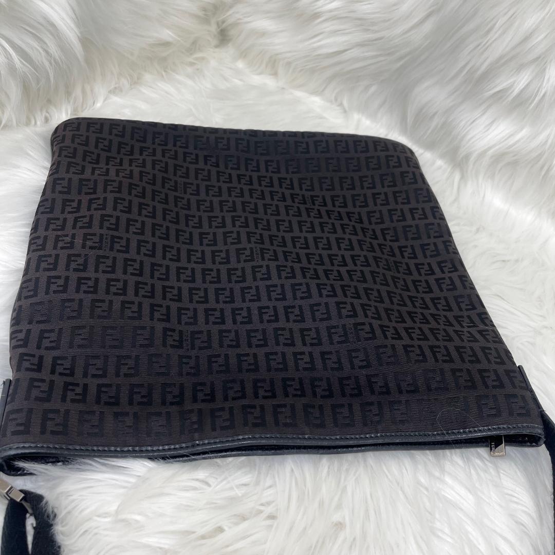 フェンディ　FENDI ズッカ ショルダーバッグ　キャンバス
