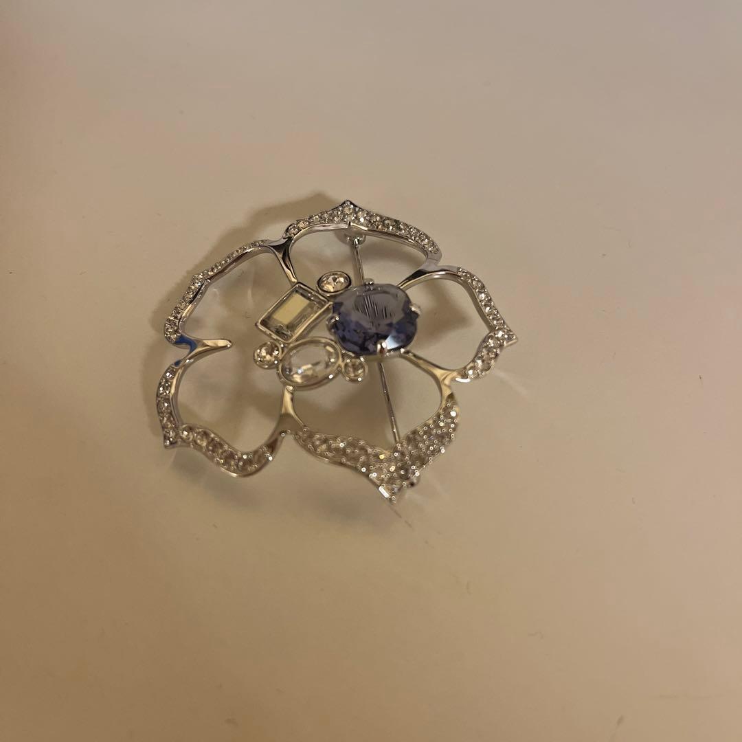 【美品】スワロフスキー　クリスタルブローチ