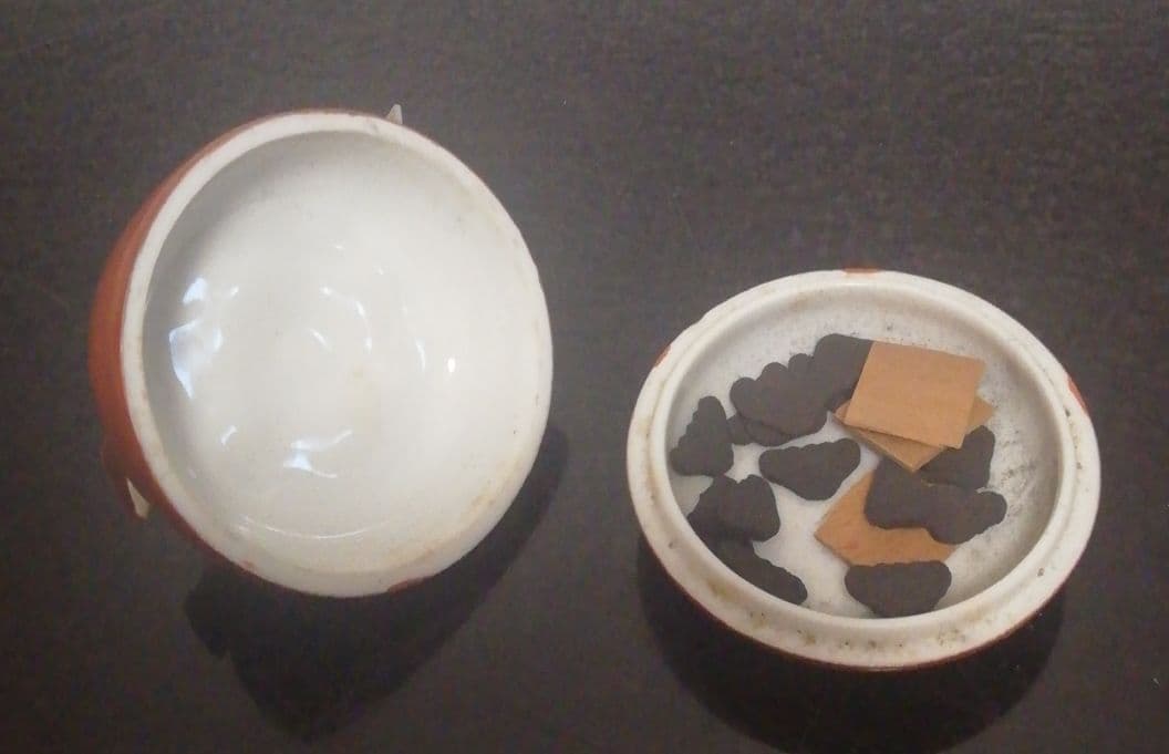 十二代　酒井田柿右衛門作　柿形　香合　共箱　共布　茶道具