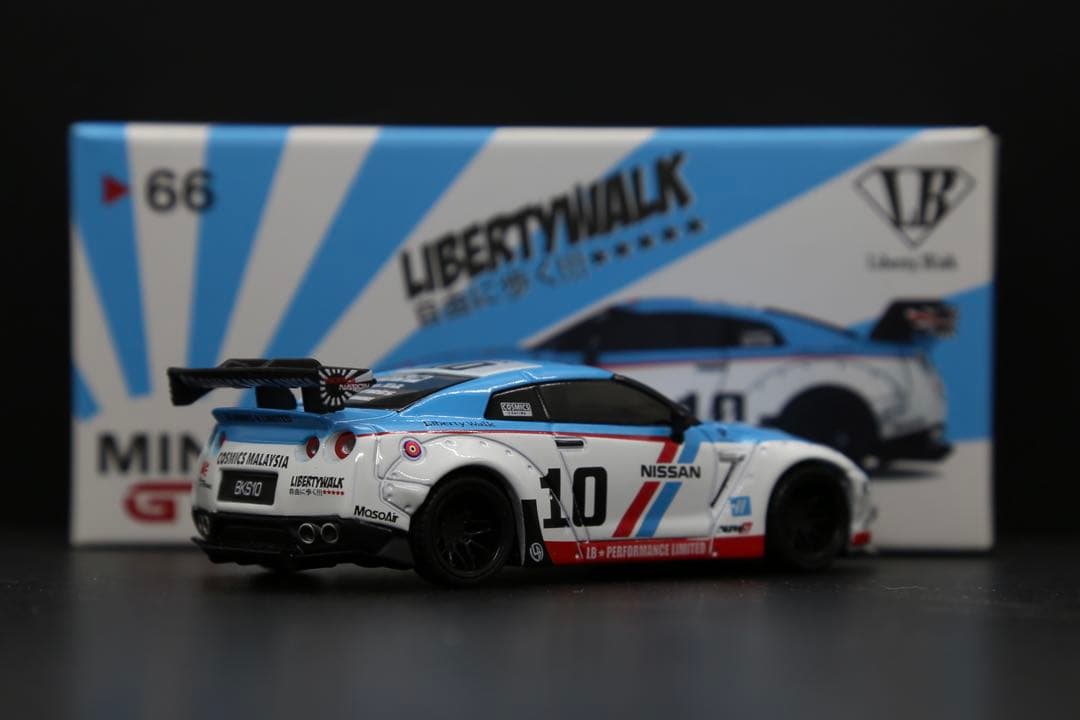 minigt / 1/64 LB-R35 “Cosmics Malaysia”