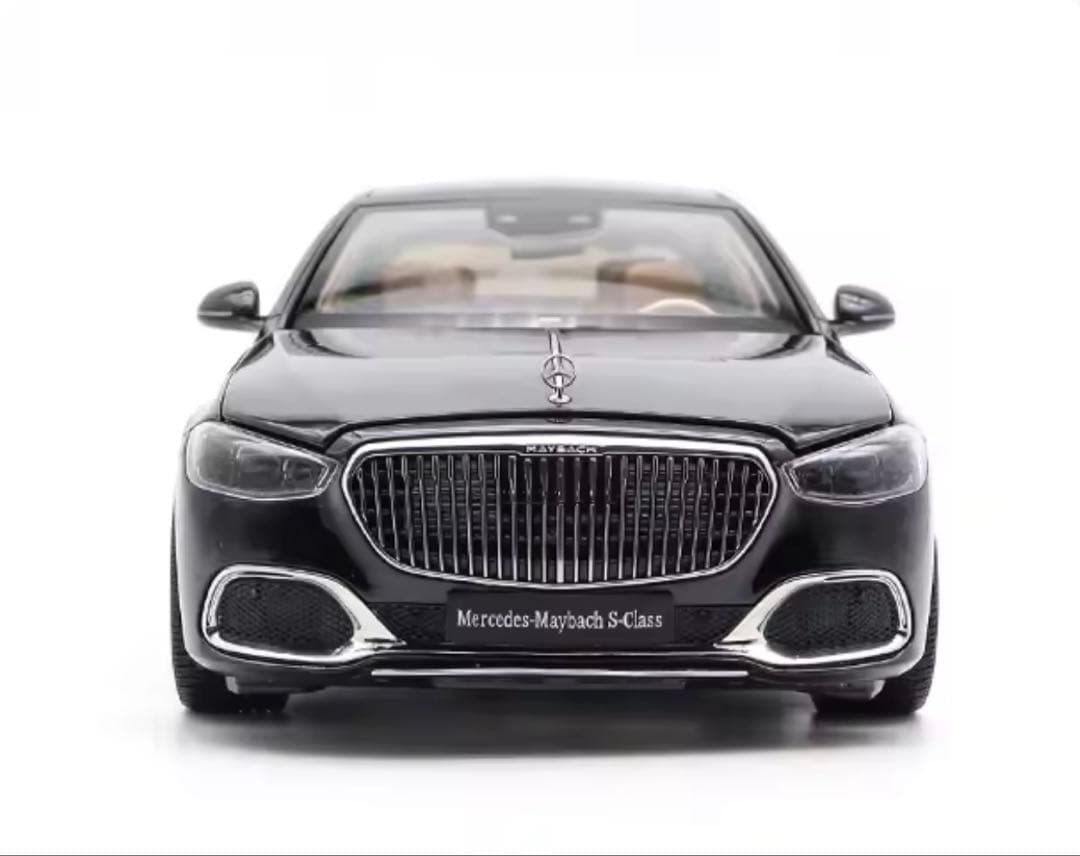 Mercedes-Maybach S-Class 1\18スケールモデルカー