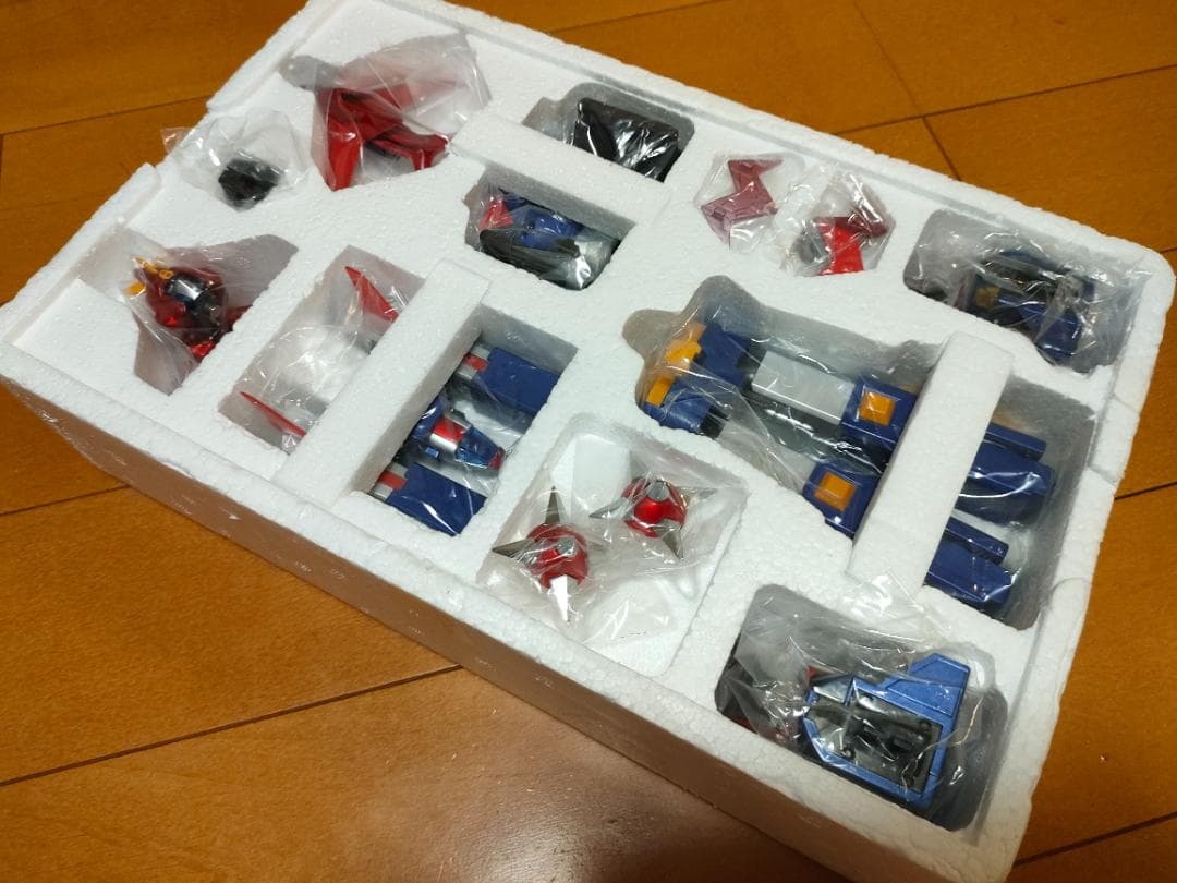 【中古・美品】バンダイ 超合金魂 GX-31V ボルテスV 40周年記念Ver.