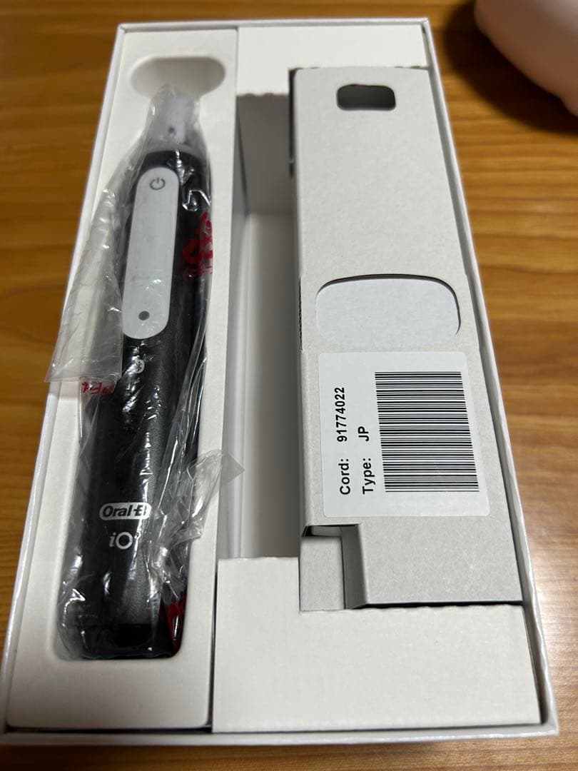 Oral-B iOシリーズ 4s 電動歯ブラシ本体　新品替ブラシ4本付き