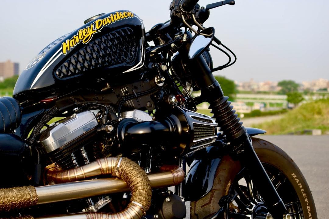 スポーツスター　ハーレー　ダイヤモンドカスタムタンク　3.3ガロン　凹凸柄