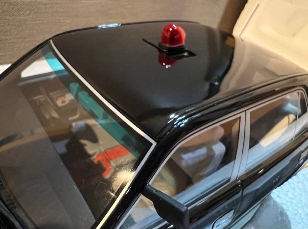 未使用新品　限定品レイズRai's 1/18 警察本部警備部要人警護車両