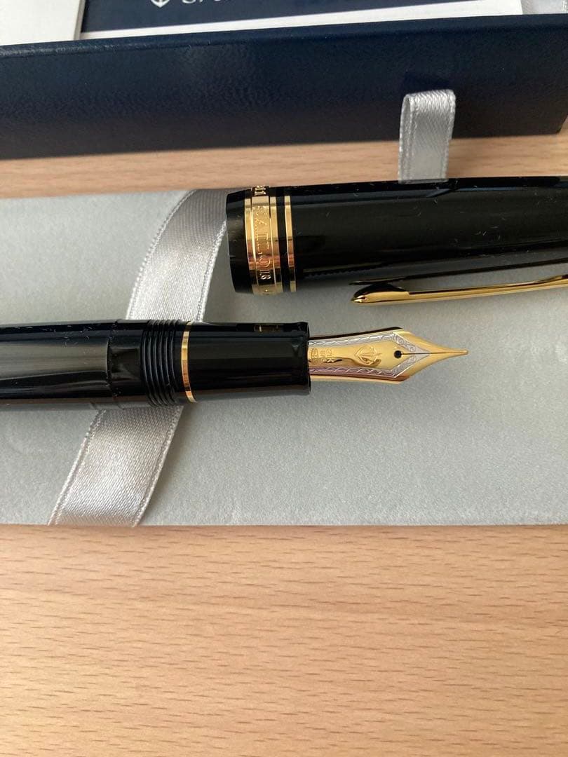 【新品未使用】セーラー万年筆　プロフェッショナルギア　金　中字