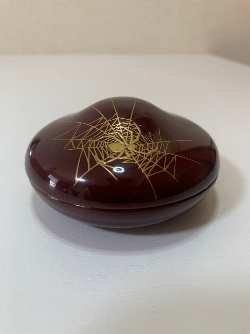 川瀬表完　蜘蛛蒔絵　宝珠香合　美品