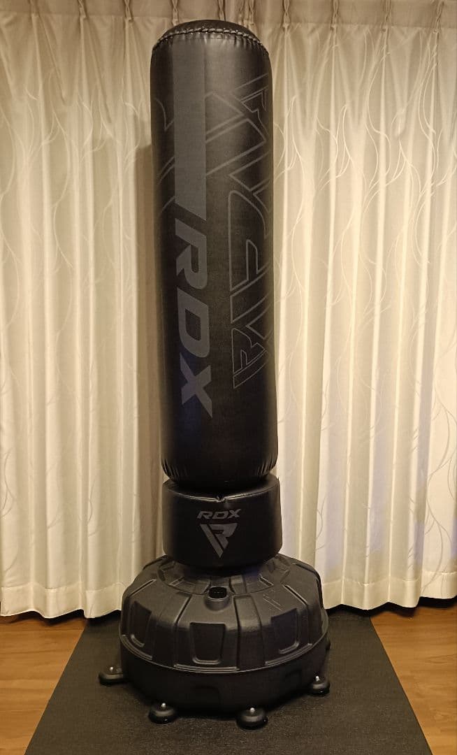 RDX 自立式サンドバッグ ブラック ボディメーカーのマット付き