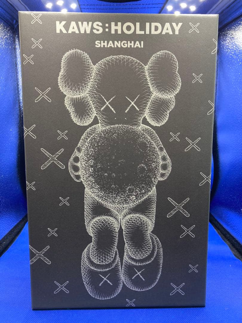 T*T様 kaws Holiday Shanghai フィギュア