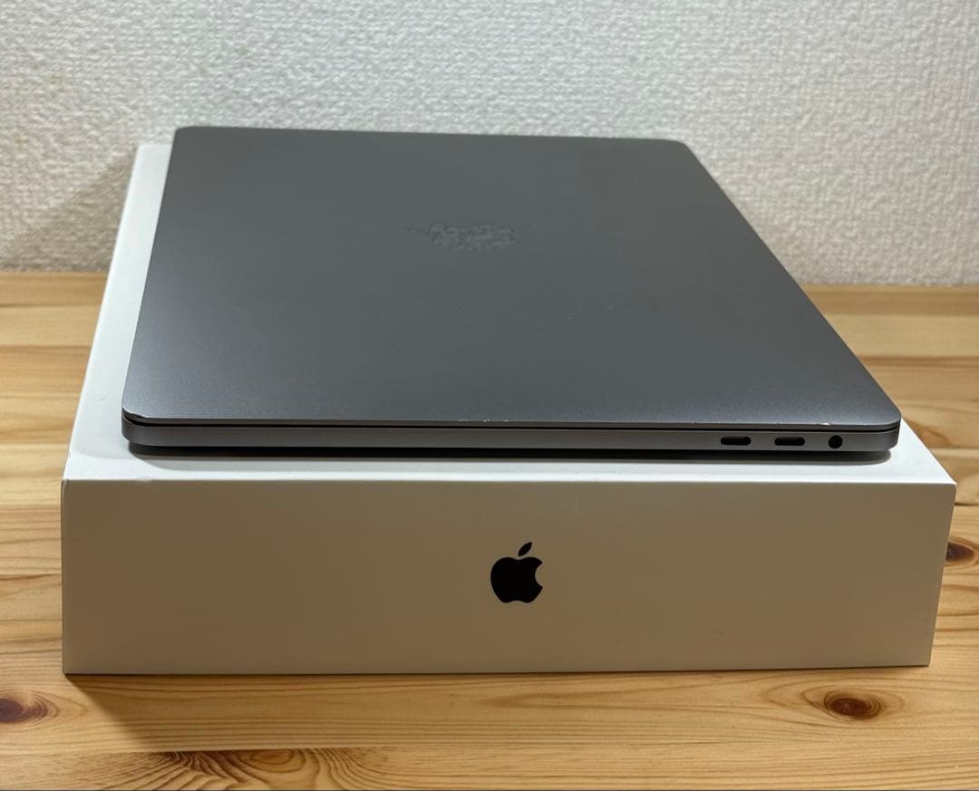 MacBook本体 MacBook Pro 13 2017 Touch Bar i5/8GB/250