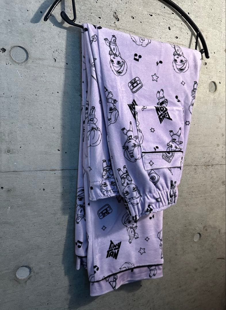 BTS TinyTAN パジャマ　セットアップ　タイニータン