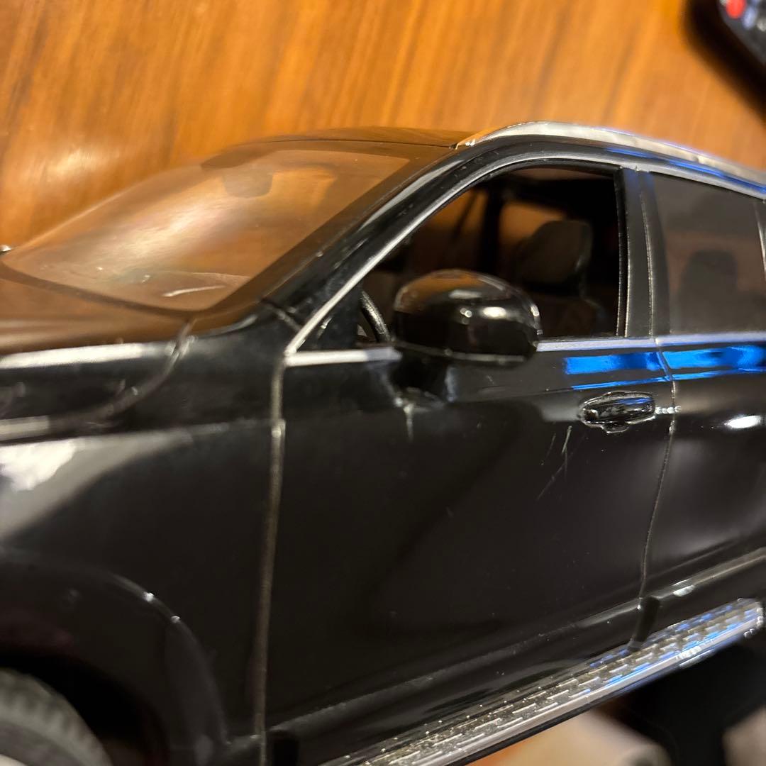 VOLVO ラジコンカー