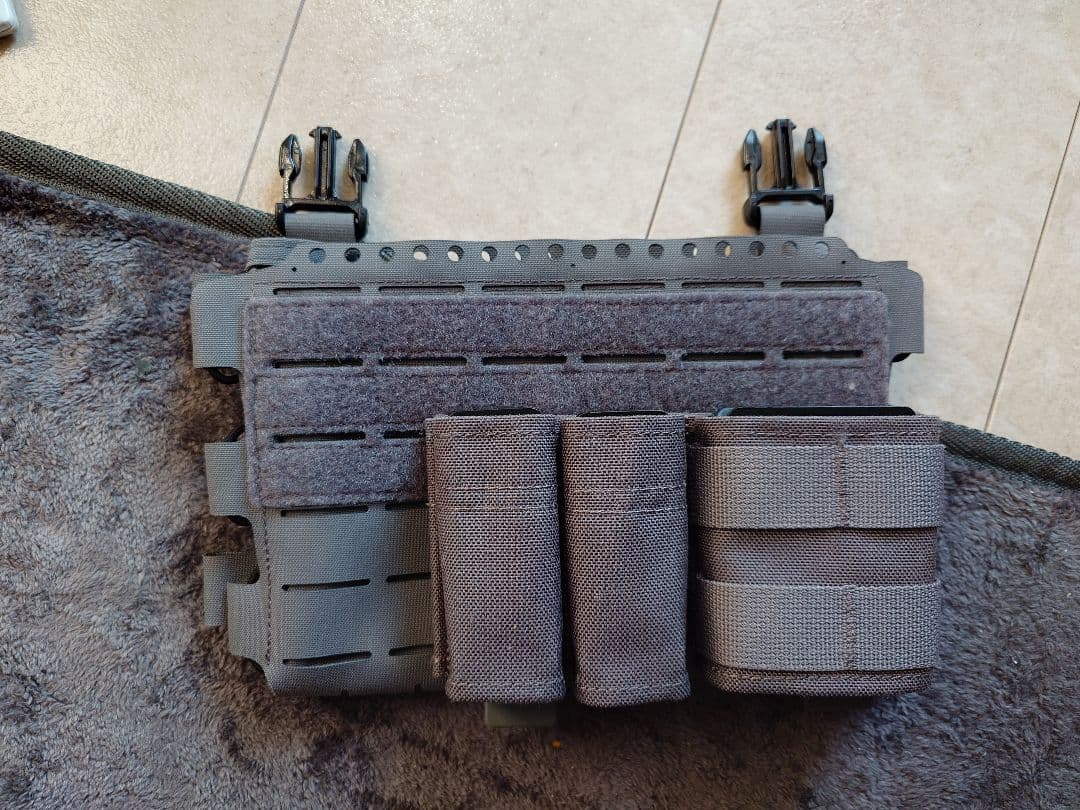 VOLK TACTICAL GEAR プラカード