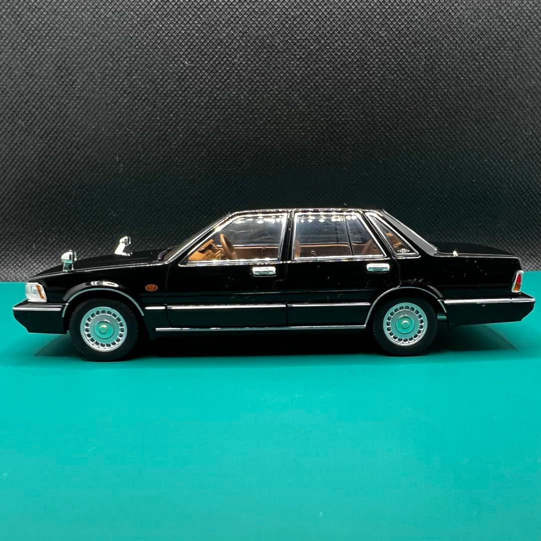 セドリック　トミカリミテッドヴィンテージ ネオ　LV-N43 18a 黒ブラック