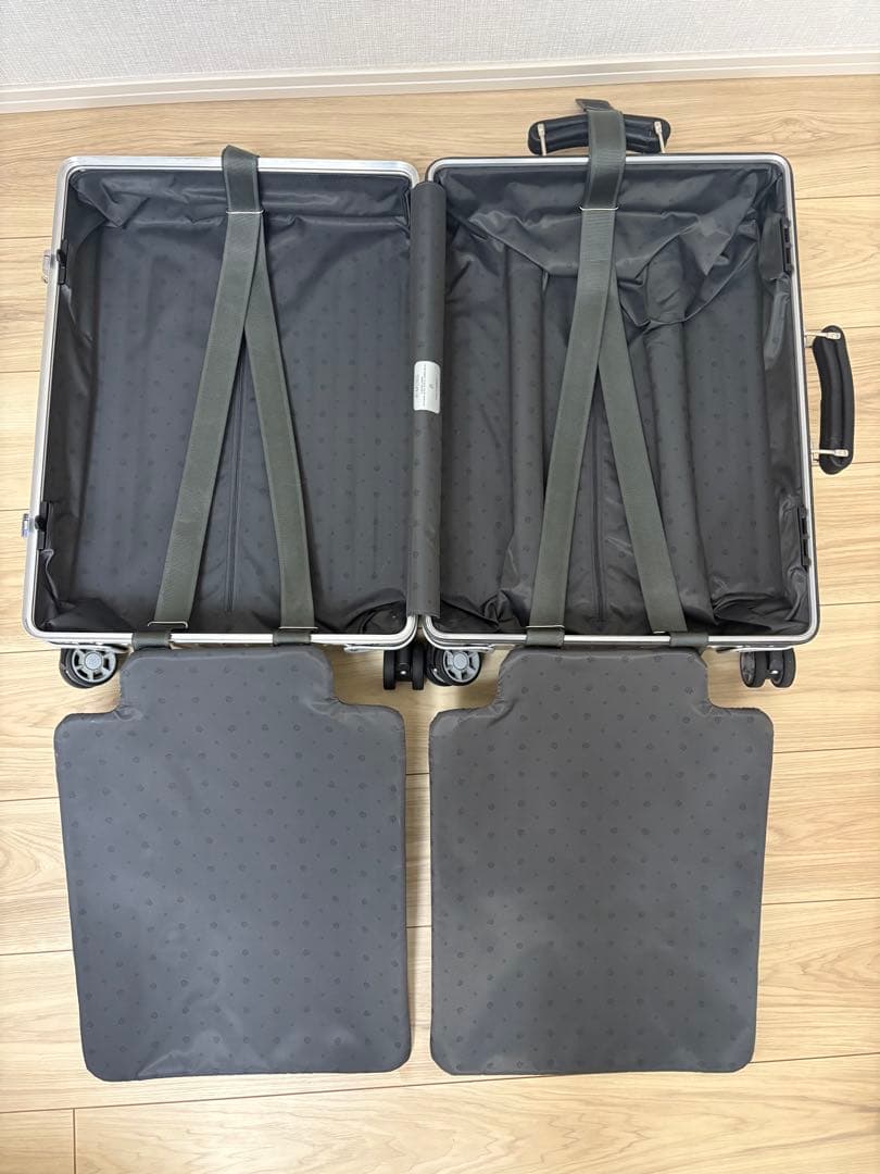 リモワ クラシック キャビン シルバー