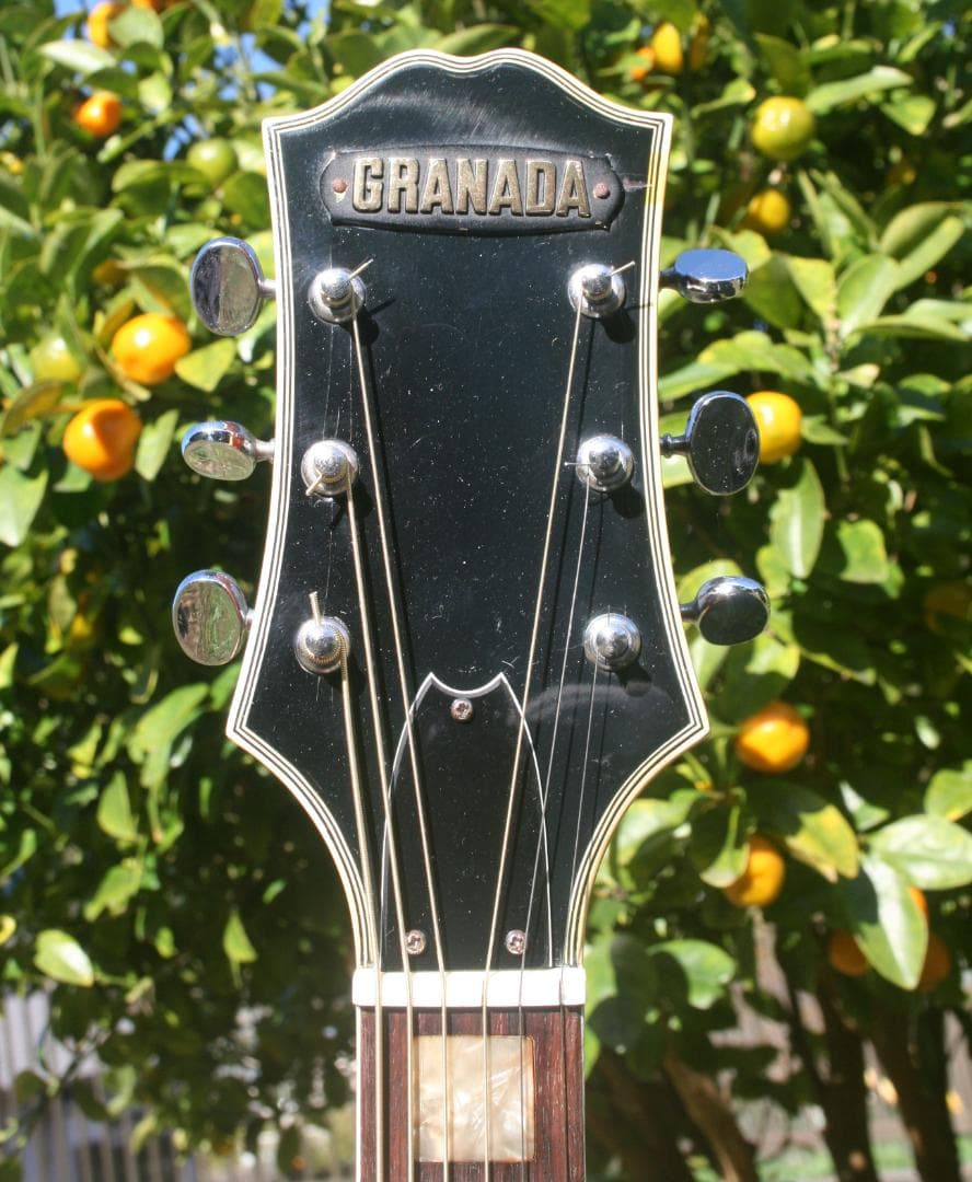 1970年代に日本の松本のマツモクで製造されたGranada J200モデル