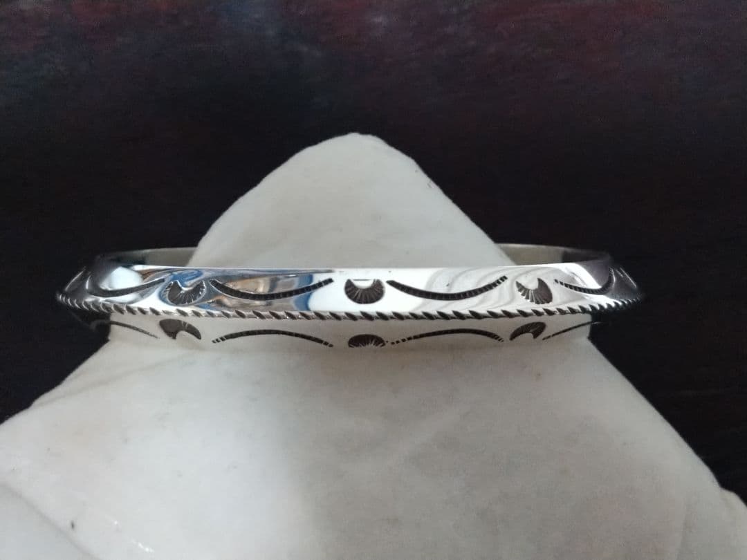 【レア美品】インディアンジュエリー シルバーバングル　トライアングル ナバホ