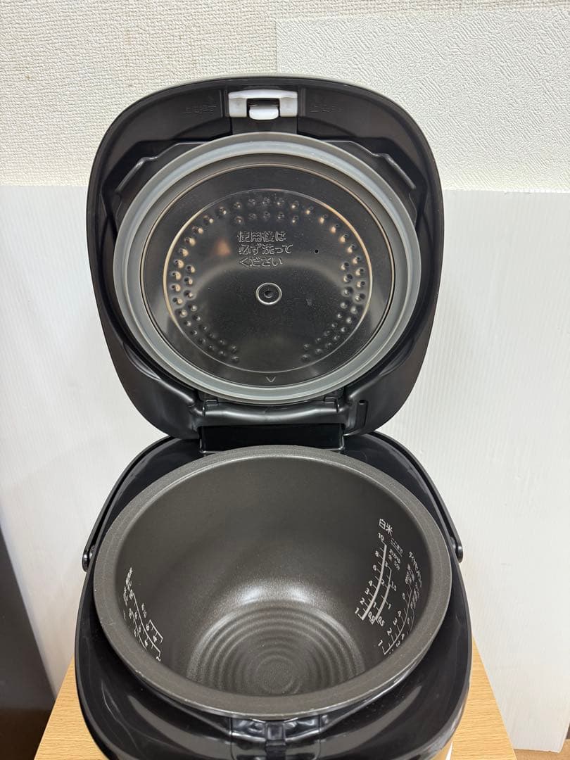 TOSHIBA真空圧力IHジャー炊飯器 RC-18VRV 1.8L 2023年製