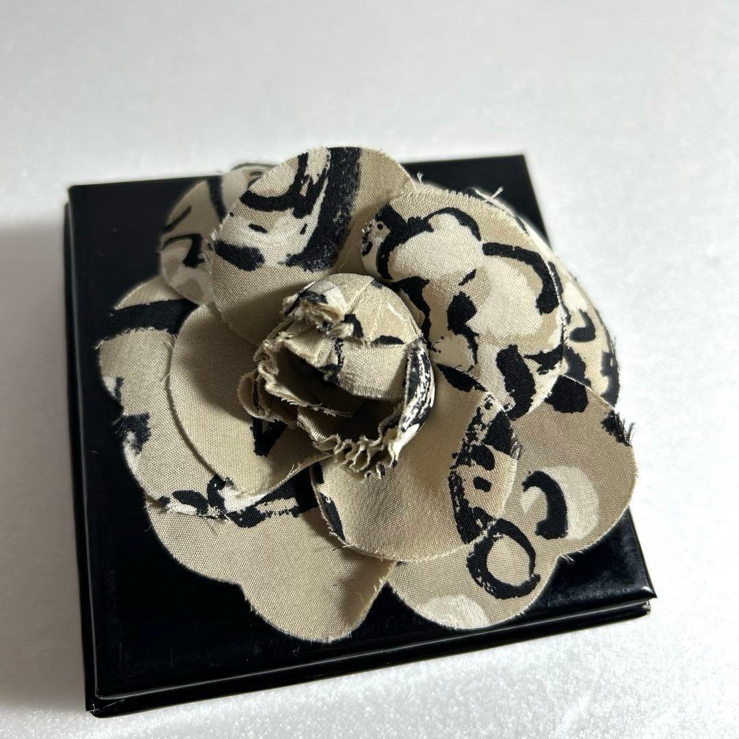 希少 CHANEL ヴィンテージ カメリア コサージュ ブローチ 花びら