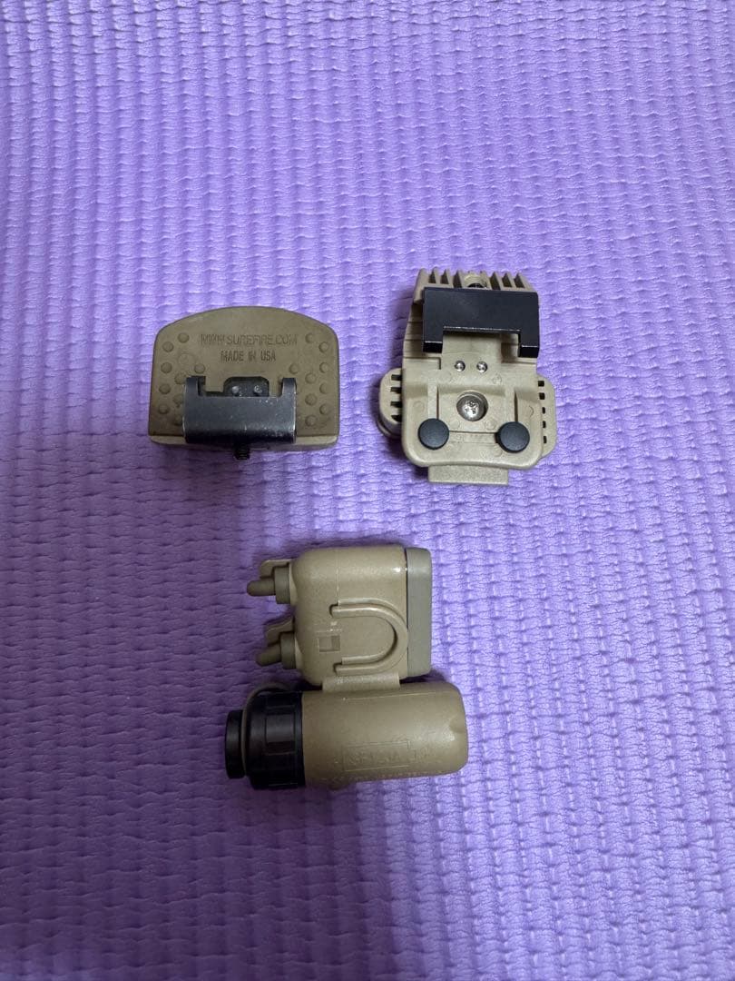 実物SUREFIREシュアファイア HL1ヘルメットライト / フラッシュライト