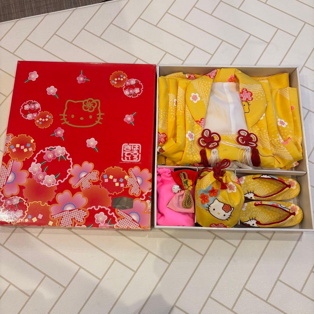 【美品】ハローキティ 七五三 着物セット平成レトロ　足袋付きイエロー3歳