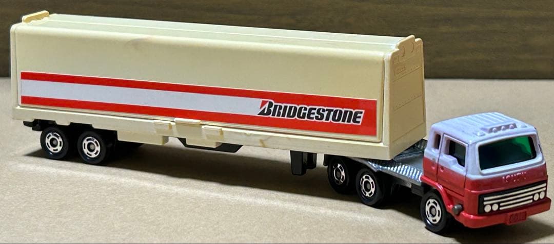 ロングトミカ L16 いすゞ V12 ウイングルーフトレーラー ブリヂストン